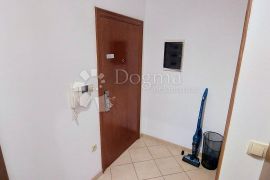 Idealan poslovni prostor, Pula, Propiedad comercial