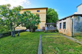 NOVI VINODOLSKI, CENTAR - KUĆA NA VELIKOM ZEMLJIŠTU, Novi Vinodolski, Maison