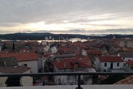 ŠIBENIK CENTAR GRADA PREKRASNA KUĆA SA PRELJEPIM POGLEDOM, Šibenik, Haus