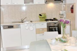 Stan Pećine s pogledom na jug, Rijeka, Apartamento