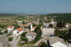 Zadar, Radovin, Građevinsko zemljište 2045m2, Ražanac, Tierra