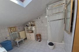 PRILIKA! KUĆA S DVA APARTMANA NEDALEKO POREČA, Poreč, Famiglia