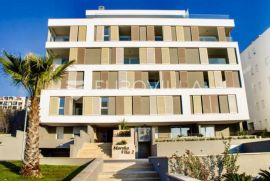 Split, Morska vila, stan dostupan za dugoročan najam od 1.09., Split, Flat