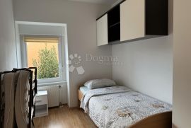 Matulji-okolica; stambeno-poslovna kuća 366m2, Matulji, Casa