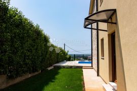 Vila s panoramskim pogledom, Kaštelir-Labinci, Kuća