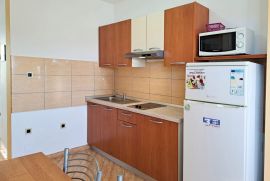 Dvosoban stan s balkonom, pogledom na more i bazenom, Barbariga, Vodnjan, Appartement