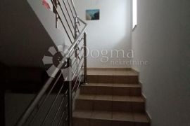 Klimno apartman 73 m2 300m od mora, Dobrinj, Flat