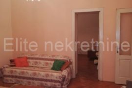 Vidikovac - prodaja prostranog stana sa garažom, 95.30 m2, Pula, Kвартира