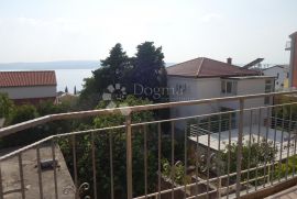 SELCE, kuća sa 4 apartmana na mirnoj lokaciji, Crikvenica, House