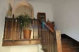 OPATIJA - Kompletna opatijska villa, odlična prilika za investiciju, Opatija, Famiglia