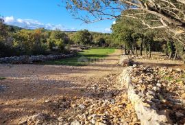 Otok Krk, Šilo -  Očišćeno, ravno poljoprivredno zemljište, buduće građevinsko, 600m do prekrasnih plaža, mora i supermarketa s pristupnim putem!, Dobrinj, Tierra