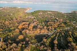 Otok Krk, Šilo -  Očišćeno, ravno poljoprivredno zemljište, buduće građevinsko, 600m do prekrasnih plaža, mora i supermarketa s pristupnim putem!, Dobrinj, Terrain