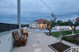 Kuća 129 m2 – Debeljak *Bazen* (ID-2375), Sukošan, House