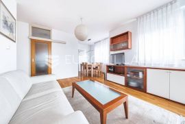 Zagreb, Kruge, trosoban stan NKP 84m2 s GPM, Zagreb, Appartement