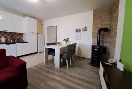 RIJEKA, TRSAT 1s+db stan u prizemlju na mirnoj lokaciji, Rijeka, Appartment