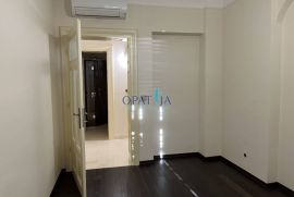 Opatija- strogi centar stan 64 m2 novouređen sa parkingom, Opatija, Appartement