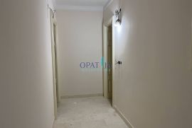 Opatija- strogi centar stan 64 m2 novouređen sa parkingom, Opatija, Appartment