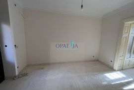 Opatija- strogi centar stan 64 m2 novouređen sa parkingom, Opatija, Wohnung