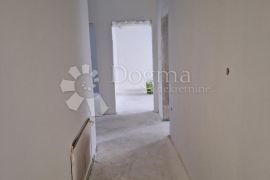 KASTAV novo na tržištu, dvosoban stan s dnevnim boravkom, Kastav, Apartamento