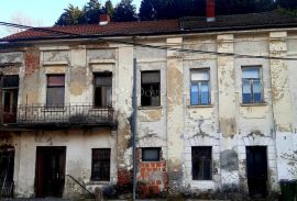 Kuća bivši hotel u Vrbovskom, Vrbovsko, بيت