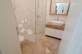 MODERNA NOVOGRADNJA 255 m2, Sesvete, بيت