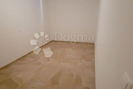 MODERNA NOVOGRADNJA 255 m2, Sesvete, بيت