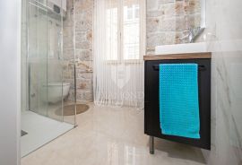 Rovinj, tri atraktivna apartmana u prvom redu do mora, Rovinj, Διαμέρισμα