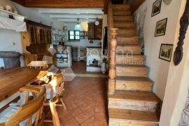 KRNICA – famozna kamena kuća samo 2 km od mora, Marčana, Famiglia
