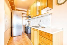 Zagreb, Trešnjevka, dvoetažni stan 96 m2 na 4. katu, Zagreb, Flat