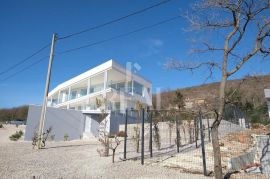 SNIŽENO-Vila sa bazenom 223 m2,P+1,okućnica 1540 m2,pogled na more, Raša, Haus