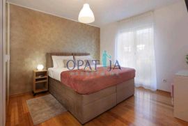 Opatija- Pobri stan s panoramskim pogledom na Kvarner, Opatija - Okolica, Apartamento