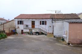 Kuća, Bale, House