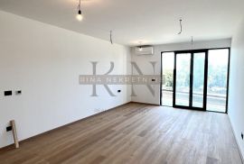 ISTRA - POREČ - ZADNJI POJAS DO MORA - NOVO - STAN SA VRTOM!, Poreč, Appartment