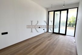 ISTRA - POREČ - ZADNJI POJAS DO MORA - NOVO - STAN SA VRTOM!, Poreč, Appartement