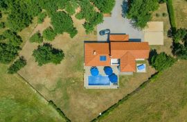 Predivna villa okružena zelenilom, Labin, Istra, Labin, House