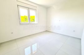 PROSTRANA ETAŽA U MODERNOJ NOVOGRADNJI, Crikvenica, Appartment