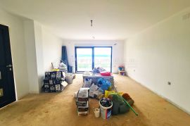 NOVOGRADNJA SA OKUĆNICOM I PANORAMSKIM POGLEDOM, Crikvenica, Apartamento