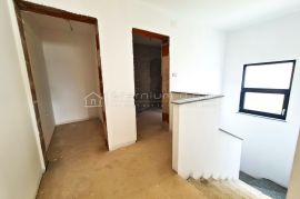 NOVOGRADNJA SA OKUĆNICOM I PANORAMSKIM POGLEDOM, Crikvenica, Appartment