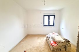 NOVOGRADNJA SA OKUĆNICOM I PANORAMSKIM POGLEDOM, Crikvenica, Apartamento