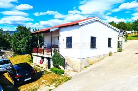 UPRAVO SNIŽENO!! - KUĆA NA MIRNOJ LOKACIJI, Crikvenica, House