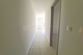 PRIZEMNI STAN SA KRASNOM TERASOM, Crikvenica, Appartement