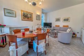 OPATIJA, CENTAR - stan za najam u povijesnoj vili, 50m od mora, Opatija, Apartamento