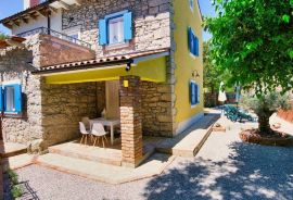 Kamena dvojna kuća na mirnoj lokaciji, Labin,okolica, Istra, Labin, House