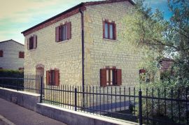 Kamena kuća za odmor u centralnoj Istri, Svetvinčenat, Istra, Svetvinčenat, Maison