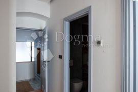 Atraktivan stan u centru za najam, Rijeka, Daire