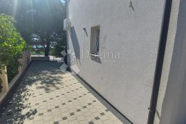 Dvoetažni apartman blizu mora, Rab, Appartement