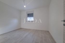 Crikvenica, zaleđe, prvi kat, trosobni stan, Vinodolska Općina, Appartement