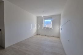 Crikvenica, zaleđe, prvi kat, trosobni stan, Vinodolska Općina, Appartement