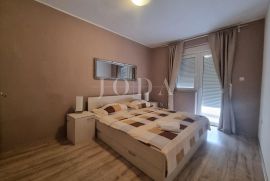 NOVI VINODOLSKI, stan 81m2, Novi Vinodolski, Appartement