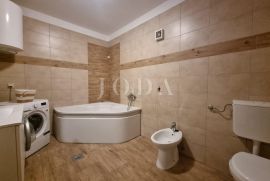 NOVI VINODOLSKI, stan 81m2, Novi Vinodolski, Apartamento